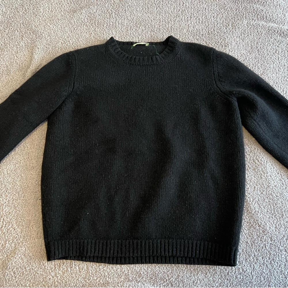 Black cashmere crew neck sweater